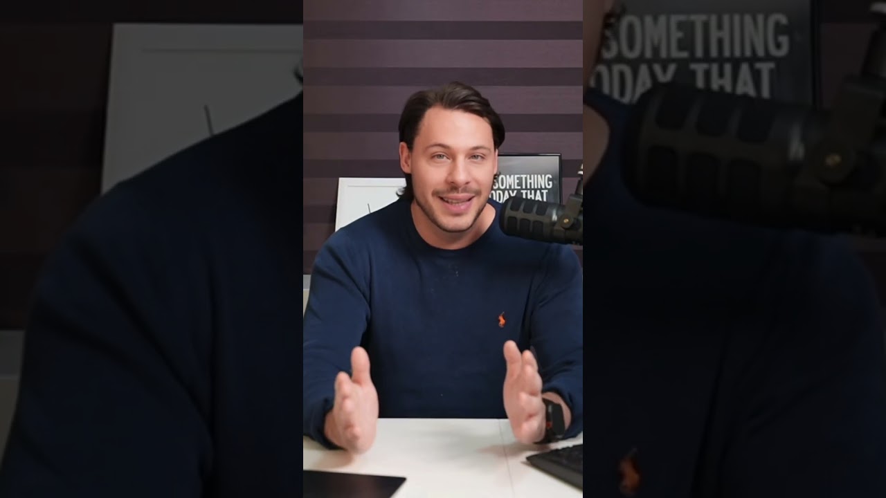 Coach som sitter med notatbok og lurer på om hun tør å ta betalt for hjelpen hun allerede gir